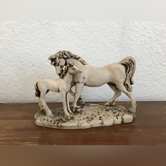 Handmade Horse Figurine - Picture 1 of 5